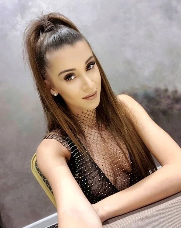  Ana–Maria Barnoschi, vedetă Kanal D