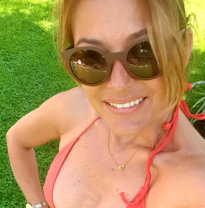 
    Acestea sunt pozele de la 40 de ani, pe care Anca vrea să le repete și la 50Foto: arhiva personală  