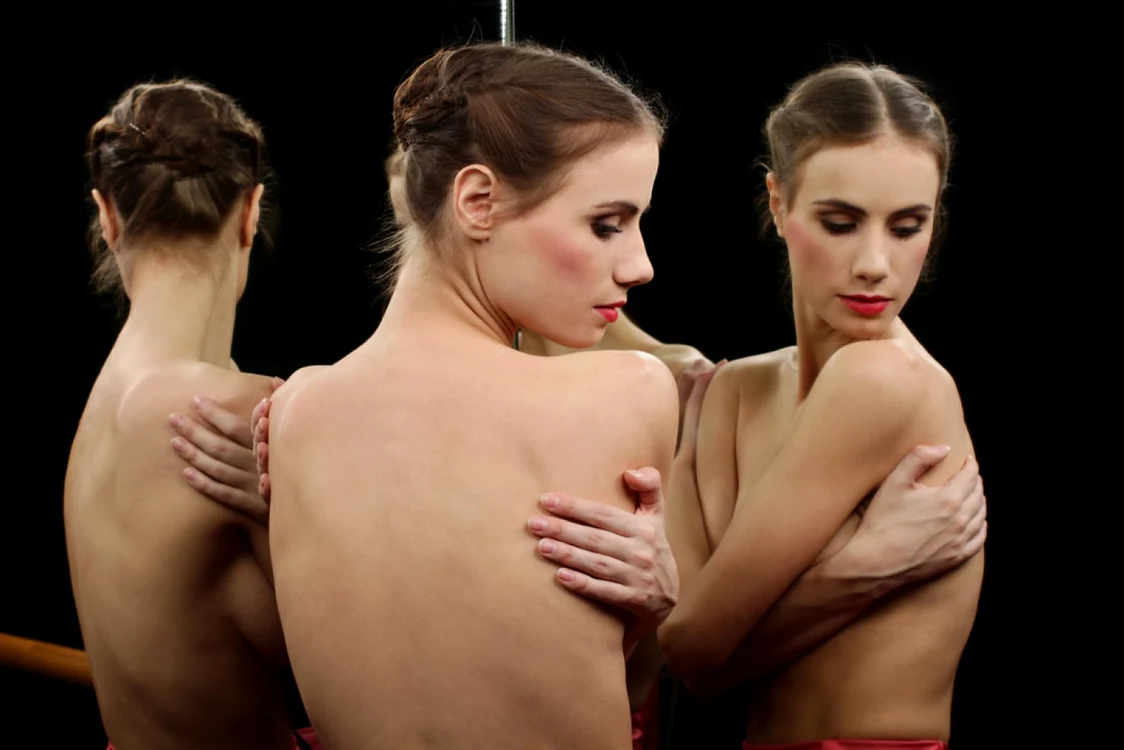 „Sextortion” începe cu primirea unei poze nud. FOTO Shutterstock