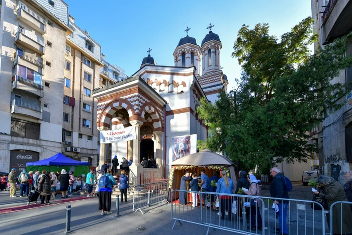 Credincioși la Biserica Sf Ciprian Zlătari din București Foto Facebook Biserica Sf Ciprian Zlătari