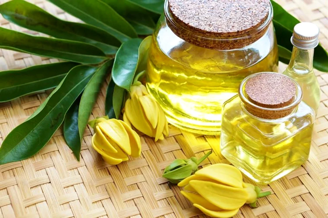 08 Ylang Essential Oils for a Sizzling Sex Life 704763991 SiNeeKan 760x506 jpg jpeg