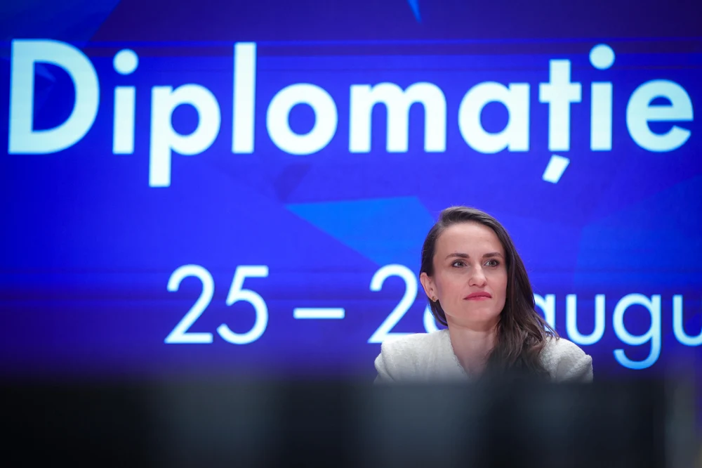 Radiografia unei societăți misogine. Cum a devenit ridiculizarea corporală „arma” preferată în politică