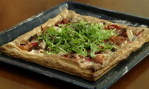 pizza cu mozzarella si ardei gras jpeg