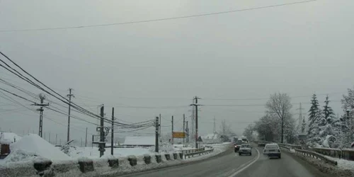 Drumul între staţiunile Voineasa -Obârşia Lotrului este bun chiar dacă zăpada are 20 de centimetri