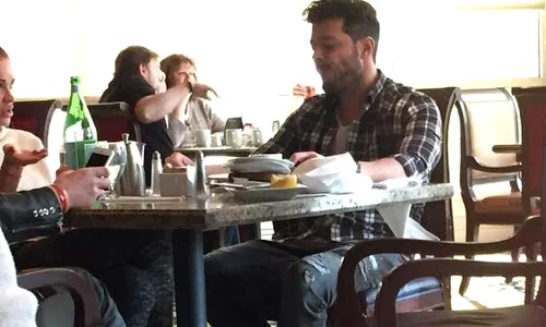 Roşcata şi Slav au fost fotografiaţi în restaurantul hotelului Mandalay Bay din Las Vegas jpeg
