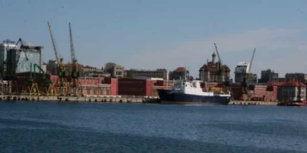 Constanta: Portul Midia a fost închis din cauza ceţii