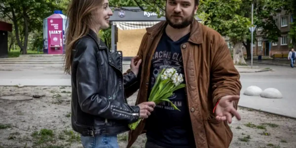 Ucraineanul care a calatorit 3700 de kilometri pentru a ajunge la logodnica sa