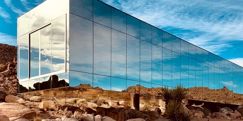 invisible hotel jpg