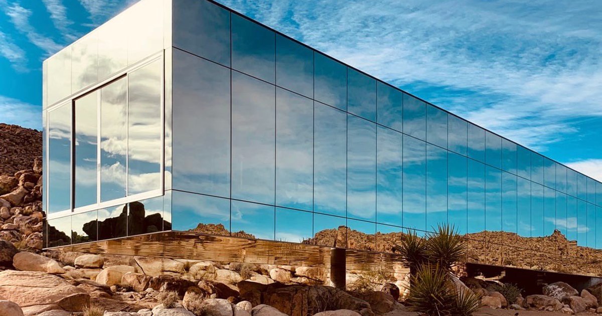 Un selfie în baia unui Airbnb l-a costat 10.000 de dolari pe un turist: „Am plătit mii de dolari ca să nu pot închide un ochi”