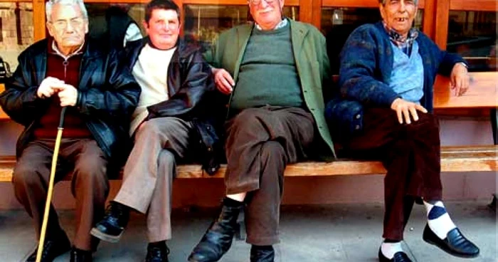 Comentează pe adevarul.es - O duc mai bine pensionarii români decât cei spanioli ?
