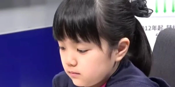 Sumire Nakamura devine cea mai tânără jucătoare de Go  Foto Captură video YouTube jpg