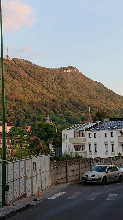 Tâmpa arată ca toamna FOTO Ioan Buciumar