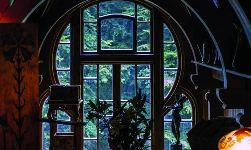 Expoziţie Art Nouveau la Castelul Pelişor jpeg