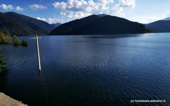 Lacul Gura Apelor. FOTO: Daniel Guţă. ADEVĂRUL.