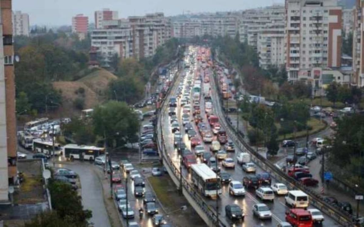 Şansele ca traficul din Cluj-Napoca să se îmbunătăţească în curând sunt minime, în condiţiile în care centura metropolitană nu a fost inclusă în PNNR. FOTO: Arhivă