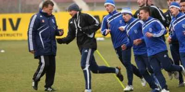 Mark Wotte testează un fundaş care a jucat în Olanda