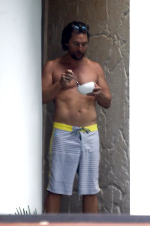 *EXCLUSIVE* Matthew McConaughey eats a bowl of cereal without his shirt jpeg