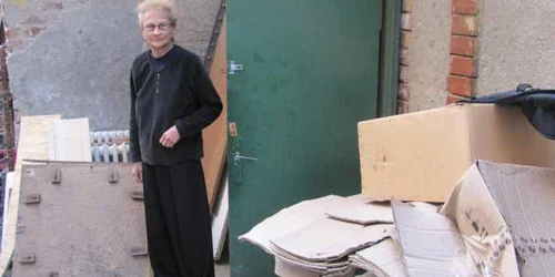 Zoia Spiegel la intrarea în cămăruţa din curtea sinagogii