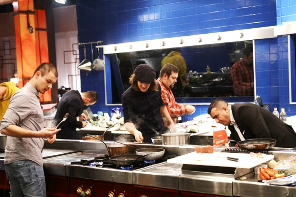 În prima ediție „Hell's Kitchen - Iadul bucătarilor”, noul sezon, participă 20 de concurenți