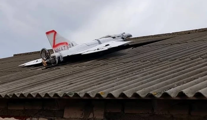 Drona a căzut pe un acoperis. FOTO Facebook Poliția Republicii Moldova