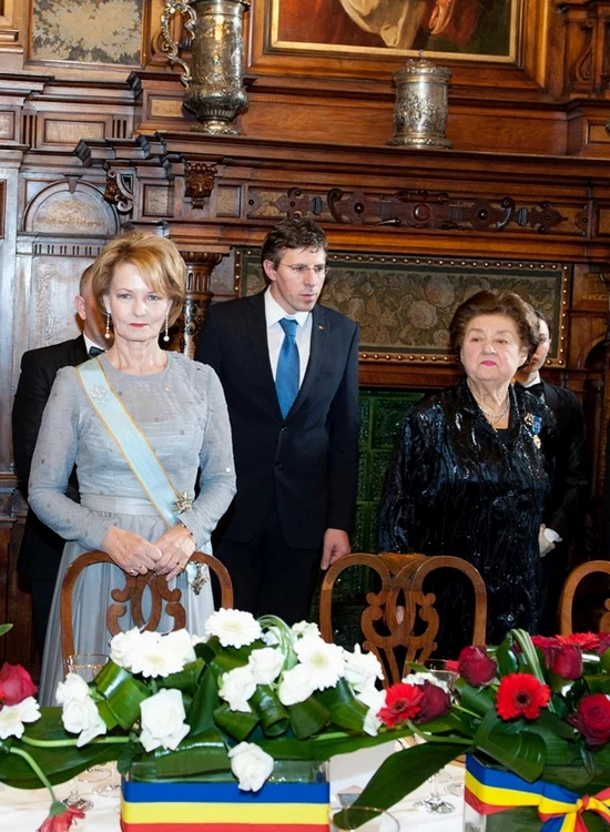1 tamara buciuceanu castelul peles majestatea sa margareta jpg jpeg