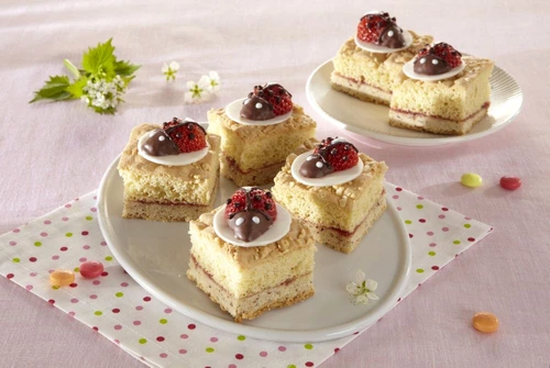 Almond Tarts with Strawberry Ladybugs (step by step) jpeg