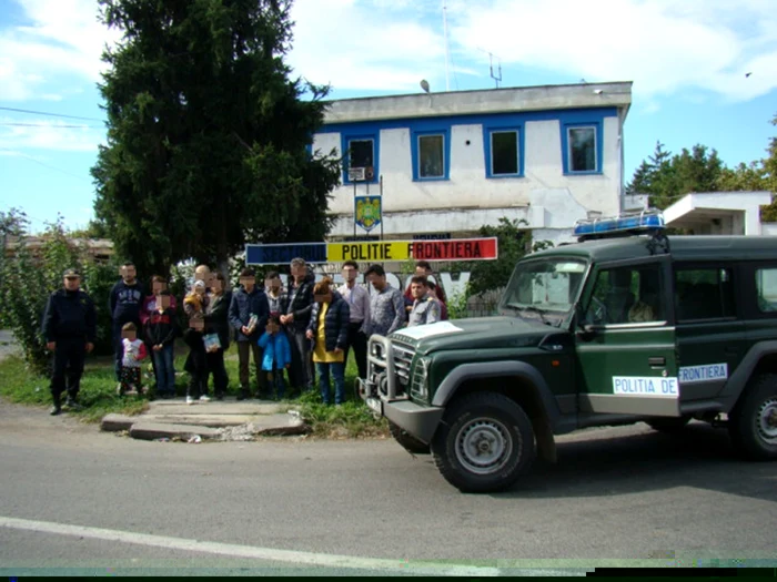 Poliţia de Frontieră a prins un grup de 17 migranţi FOTO Poliţia de Frontieră