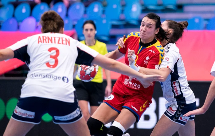 
    Cristina Neagu nu va mai juca pentru România în 2021Foto: EPA-EFE  