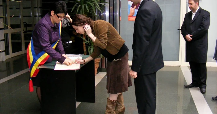 Andrei şi Camelia Raţiu au spus un „da“ hotărât într-un cadru restrâns