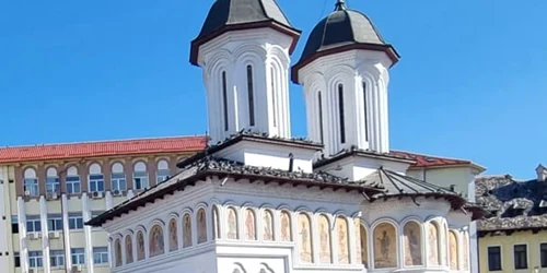 biserica sfintii voievozi jpg