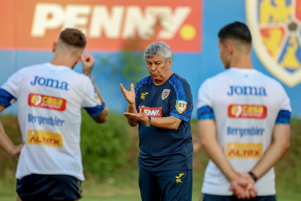 A stârnit un val de controverse. Jucătorul ales de Mircea Lucescu pentru barajul cu Turcia, fotografiat cu steagul Ungariei în mână