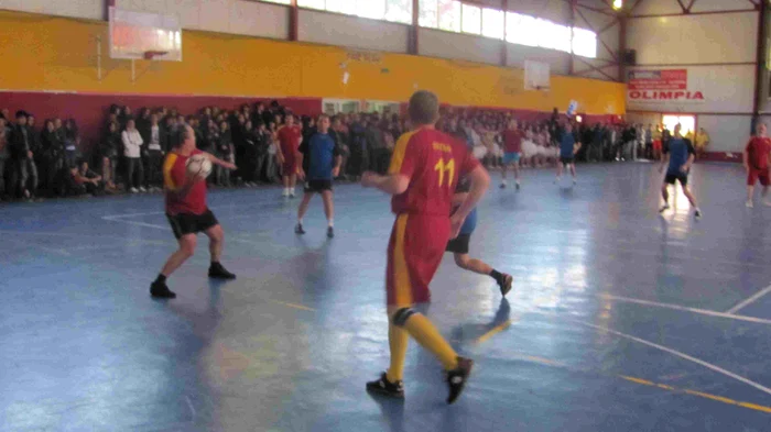Profesorii au jucat fotbal