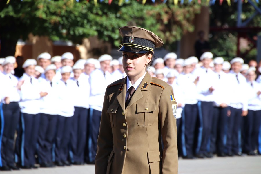 Studentă intrată cu 10 la Academia Militară, mesaj pentru liceeni: „Este de datoria noastră să ne apărăm patria“