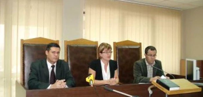 Iaşi: Magistraţii ieşeni continuă protestele