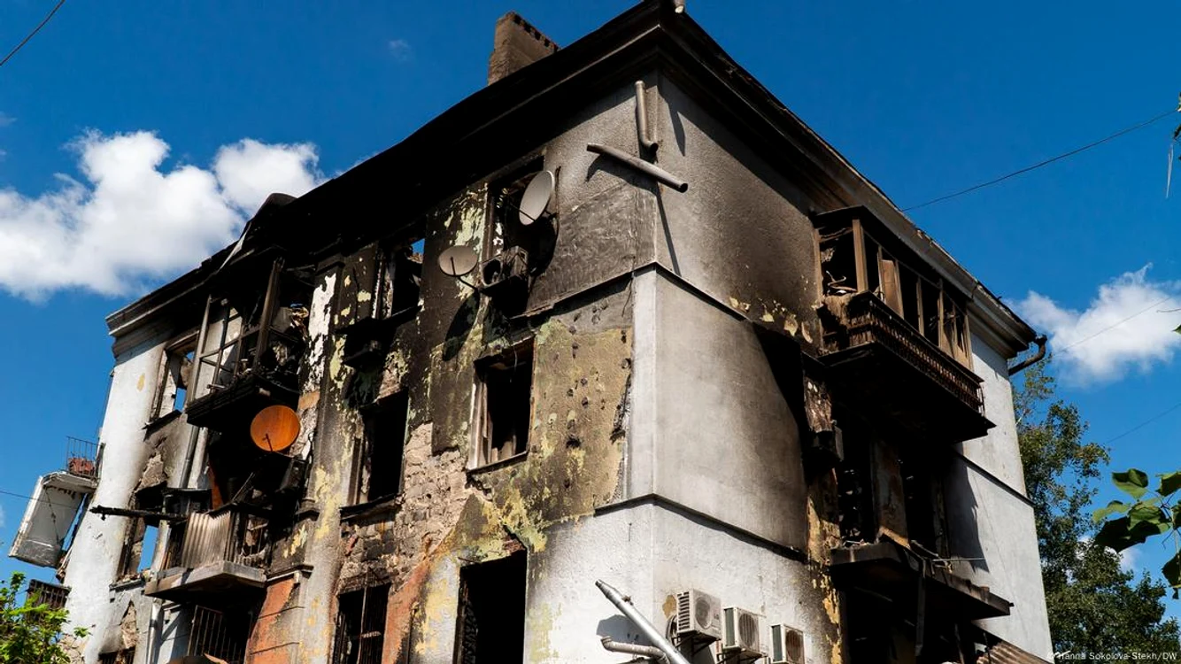 O casă distrusă de bombardamentele din Kramatorsk în august 2025