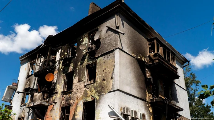 O casă distrusă de bombardamentele din Kramatorsk în august 2025