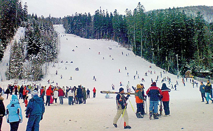 Azuga: 10 cm de zăpadă
