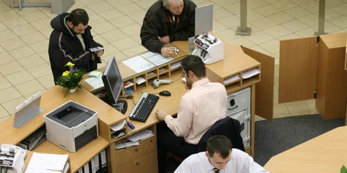Grupul de clienţi nemulţumiţi ai BCR care a dat banca în judecată este format din 408 membri