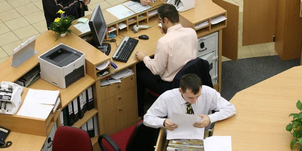 Grupul de clienţi nemulţumiţi ai BCR care a dat banca în judecată este format din 408 membri