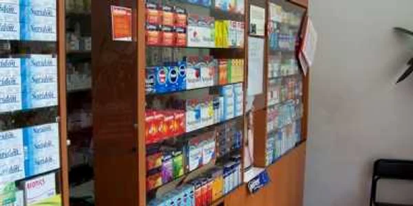 Un consilier superior a fost alungat dintr-o farmacie 