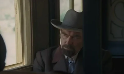 În "Artista, dolarii și ardelenii", Albulescu a fost Mac Wheeler, falsul căpitan Wilkinson, șeful bandiților jpeg