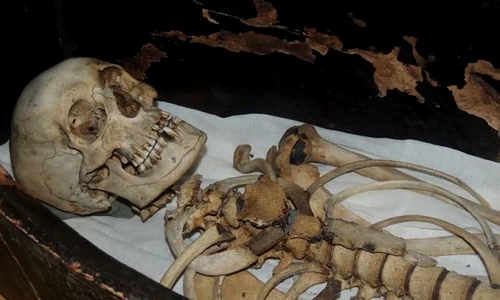 Mumia fratelui faraonului Amenhotep al II lea descoperită? jpeg