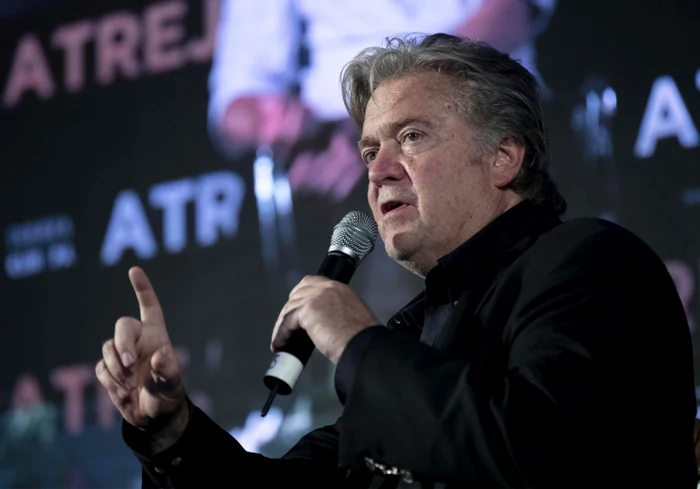 Steve Bannon la un miting politic în Italia FOTO EPA-EFE