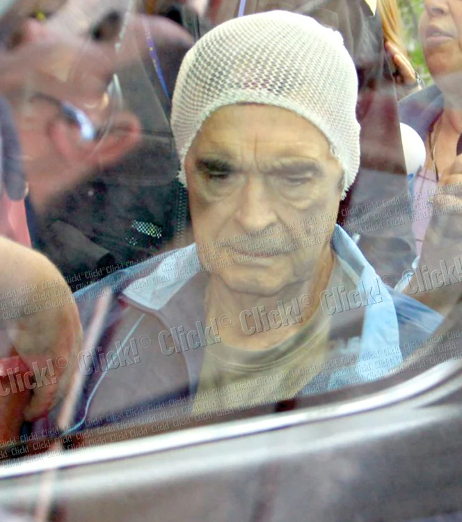 
    Actorul a fost  internat de urgenţă,  sâmbătă, deoarece  i s-a acumulat din  nou lichid la creier  