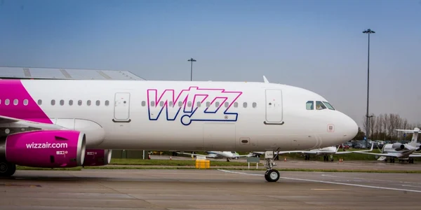 wizz air avion la sol