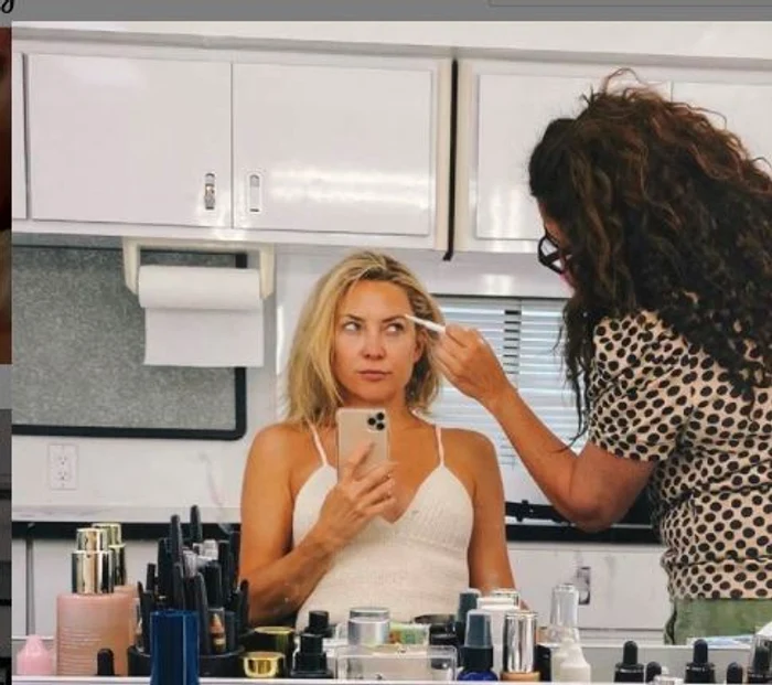 
    Cel mai mult are grijă de zonele de lângă ochiFoto: Instagram  