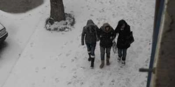 Au căzut primii fulgi de nea și la Severin