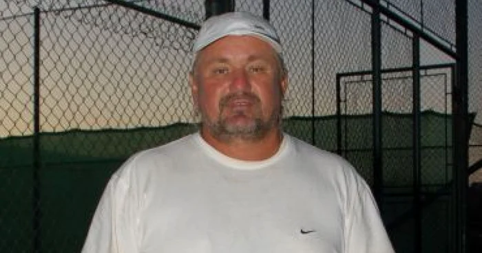 Alba Iulia: Portret / Doru Brânduşan formează caractere prin tenis de câmp