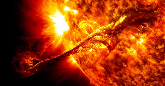 O explozie solară a făcut ca cercetătorii să descopere o a treia centură FOTO NASA