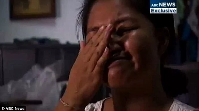 Mama surogat nu are banii necesari pentru a avea grijă de copil, dar spune că nu vrea să îl abandoneze